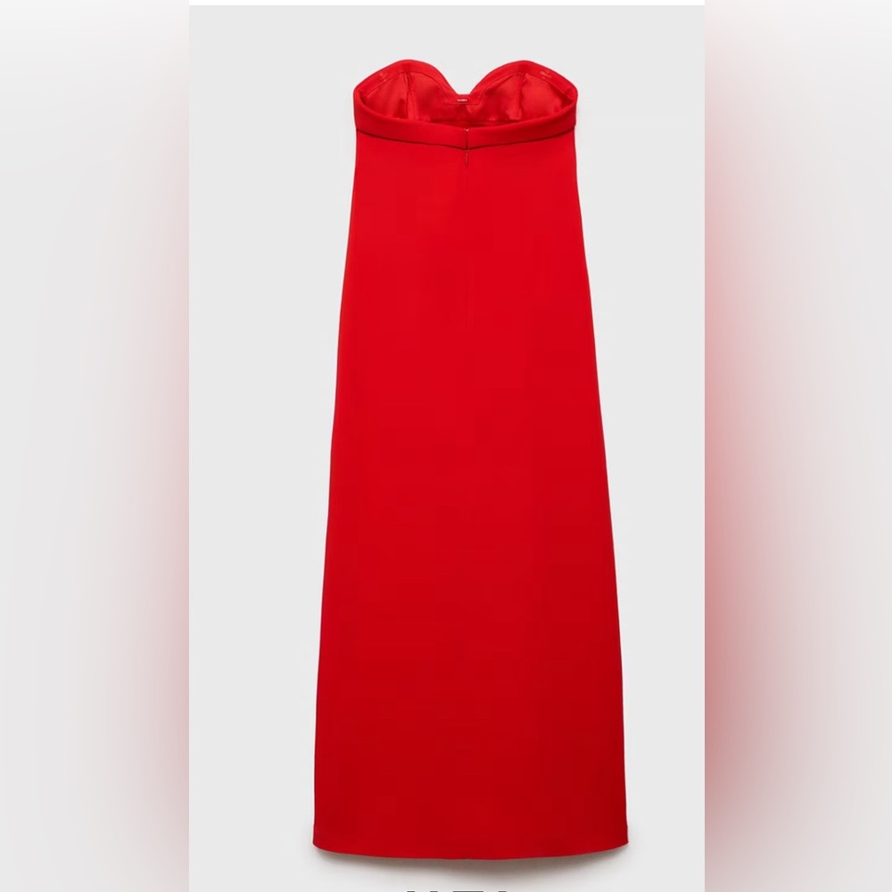 STRAPLESS DRESS WITH SWEETHEART NECKLINE